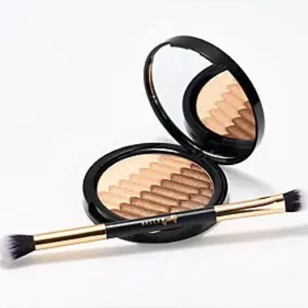 Belle Beauty by Kim Gravel - Chevron Eyeshadow Pallette w/brush